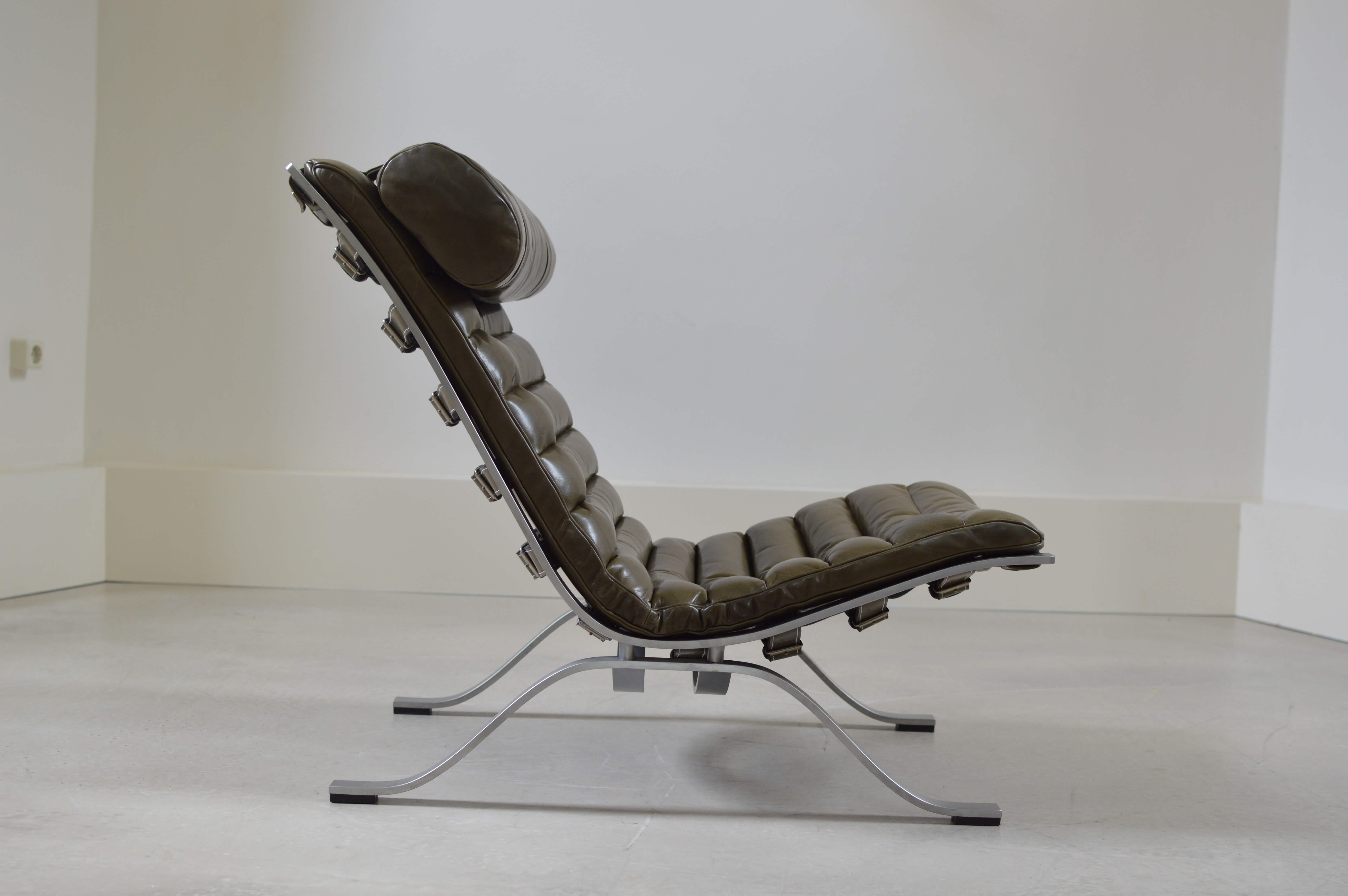Ari Lounge chair