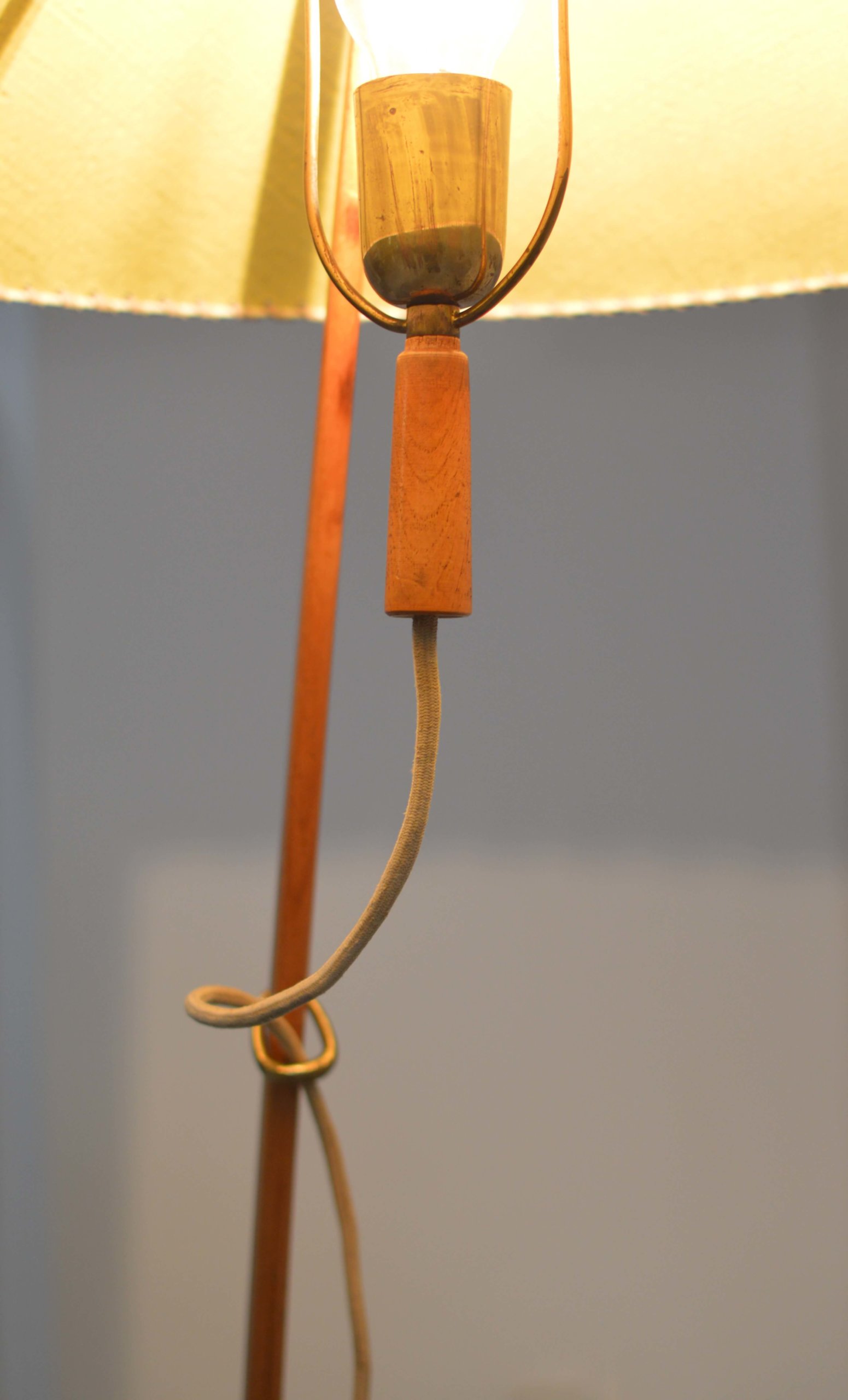 Vintage messing & teakhouten ‘Dornstab’ lamp