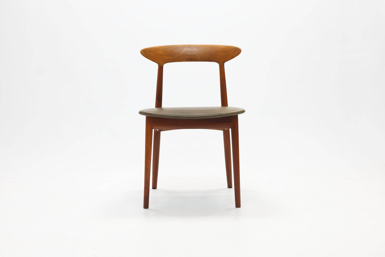 Vintage stoel met houtverbinding