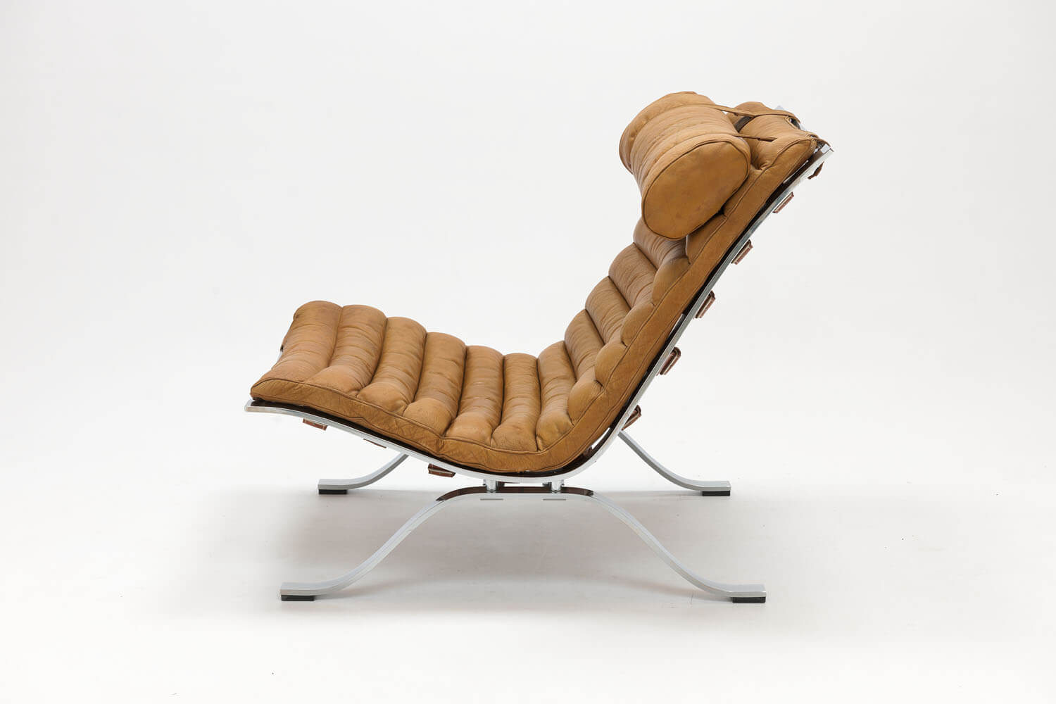 Vintage Ari Lounge Chair