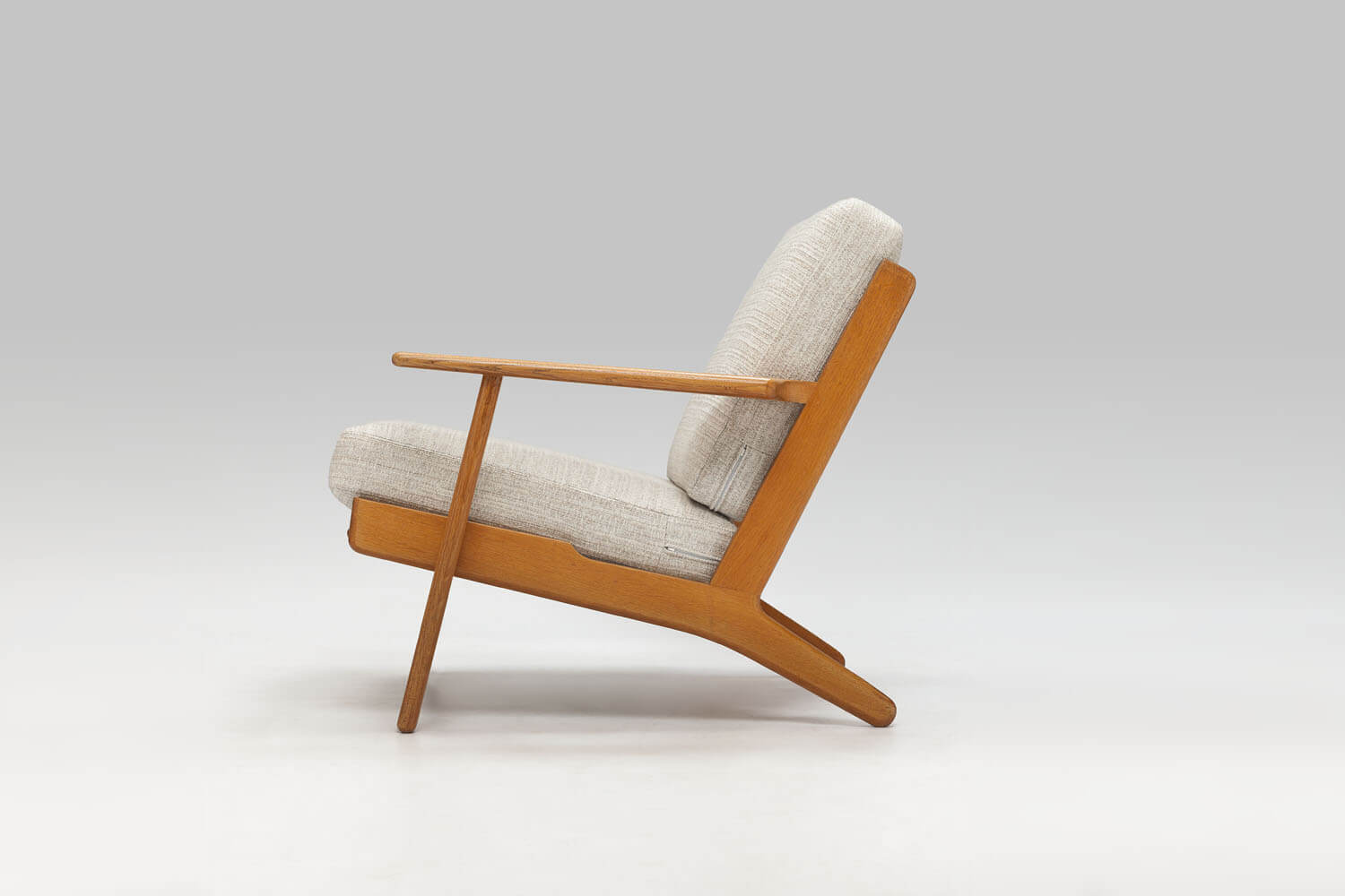 Vintage GE290 Easy Chair – BESPOKE (Stof naar Keus)
