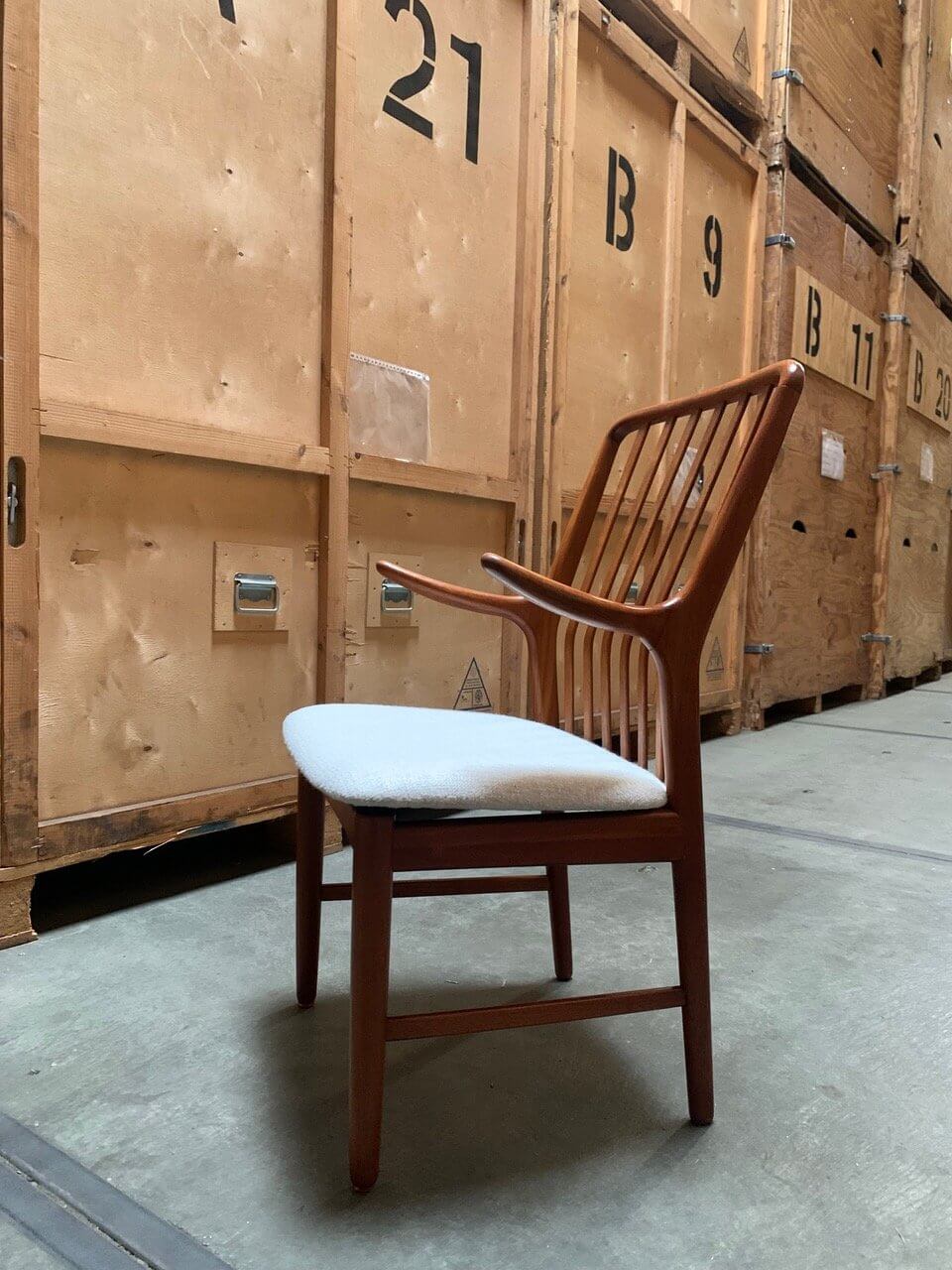 Vintage Organic armchair – (SHOWMODEL) SALE