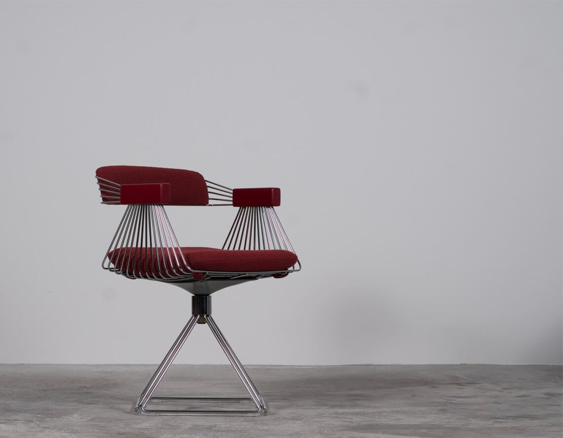 Delta chair