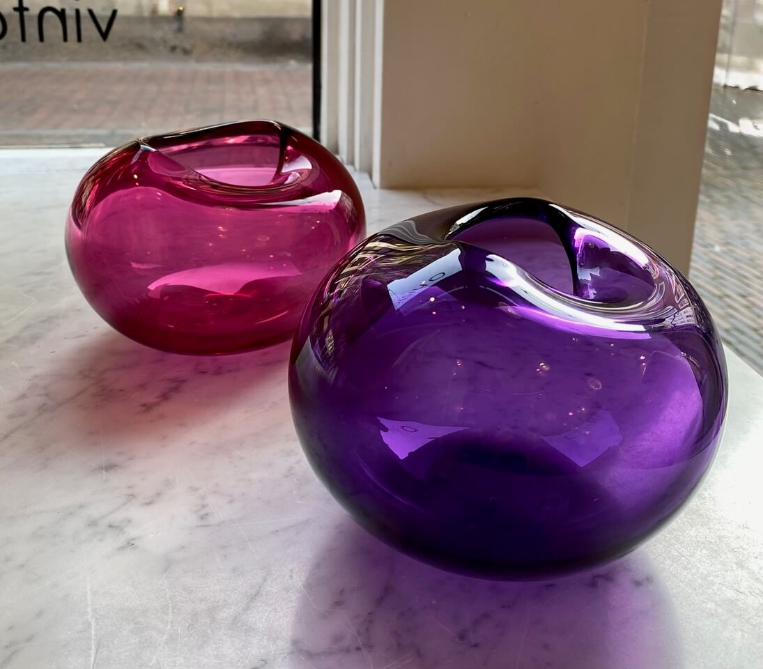 Caillou Vaas – Purple & Pink